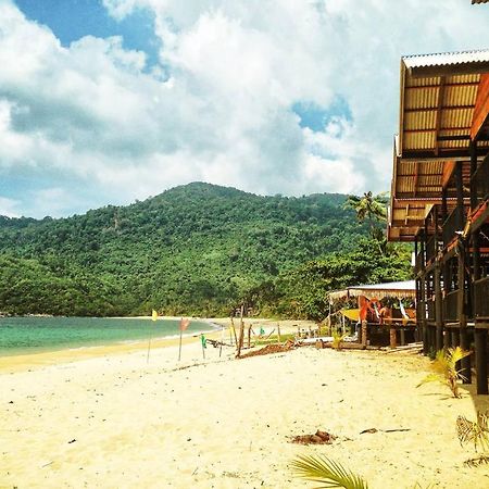 Beachfront Hut Upstairs Astra - Beach Shack Chalet Kampong Juara エクステリア 写真