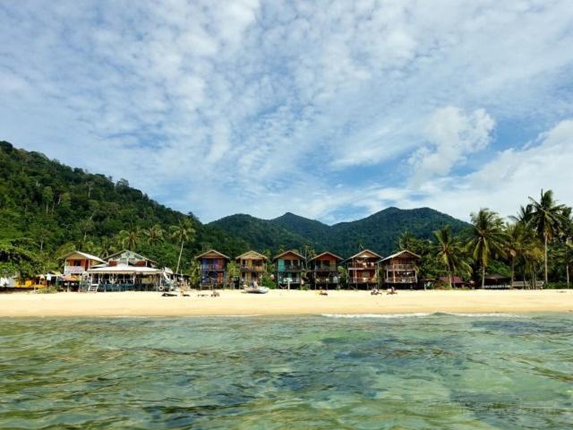 Beachfront Hut Upstairs Astra - Beach Shack Chalet Kampong Juara エクステリア 写真