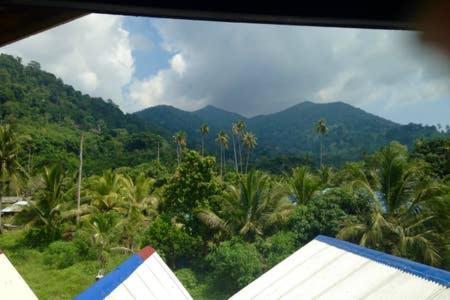 Beachfront Hut Upstairs Astra - Beach Shack Chalet Kampong Juara エクステリア 写真