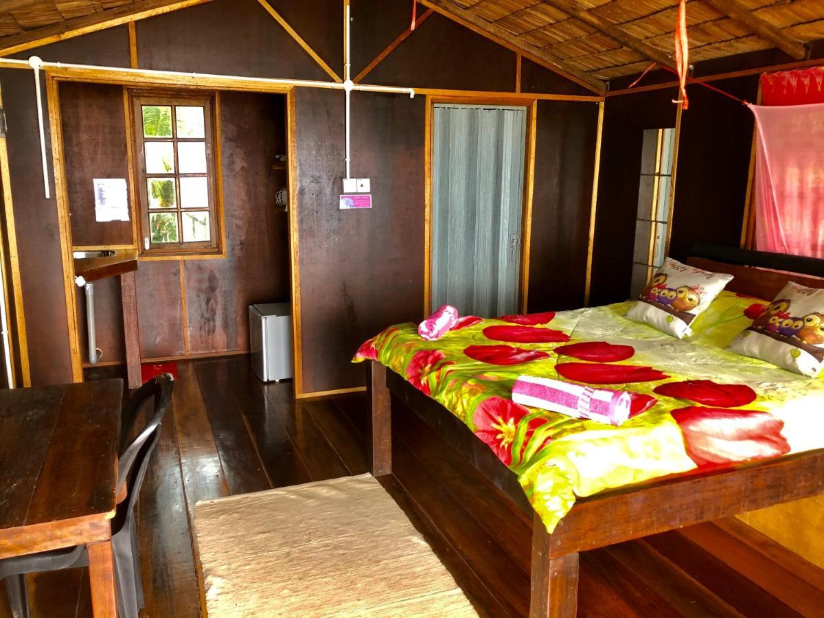 Beachfront Hut Upstairs Astra - Beach Shack Chalet Kampong Juara エクステリア 写真