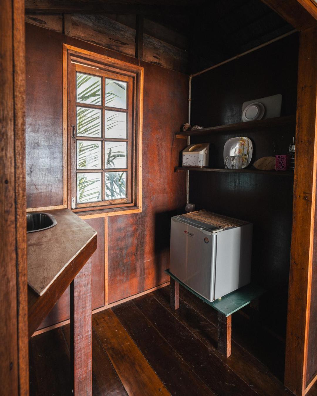 Beachfront Hut Upstairs Astra - Beach Shack Chalet Kampong Juara エクステリア 写真